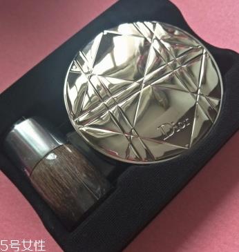 dior迪奥蜜粉哪款好用？让妆效更持久