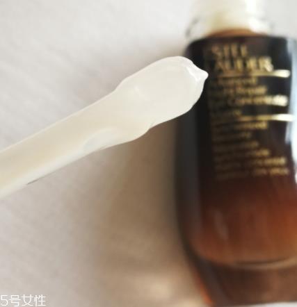 雅诗兰黛精华液多少钱？年轻肌肤的秘密