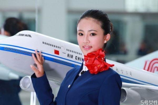 空姐发型怎么梳 梳空姐发型的方法