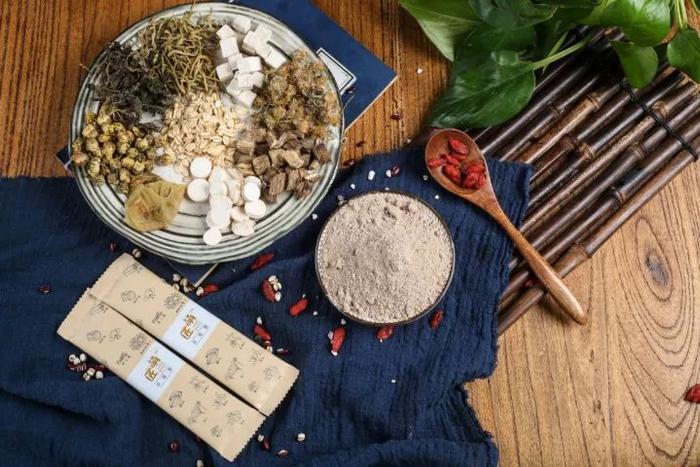 百年古方茯菊散，每天一杯，轻松除湿气