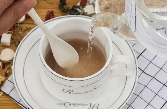 百年古方茯菊散，每天一杯，轻松除湿气