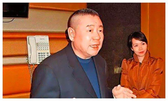 刘銮雄“猎艳”美少女蔡少芬，为何宝咏琴无怨言，待她如亲妹妹？
