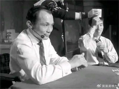 ​亚洲赌王出千被抓，砍断双腿，妻女离他而去，他的决定震撼人心