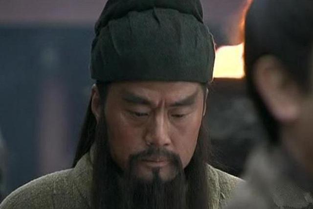 关公雕像为何都闭着眼，原来全是这个问题，毕竟睁眼太霸气