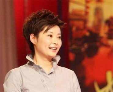 ​袁立回应删“养小鬼”微博，称是新浪内部操盘