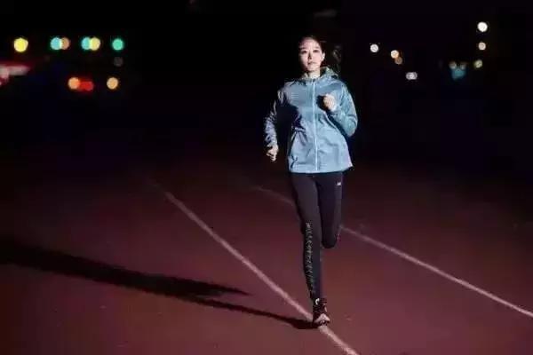白天不懂夜的黑，“最西安”夜生活正式开启
