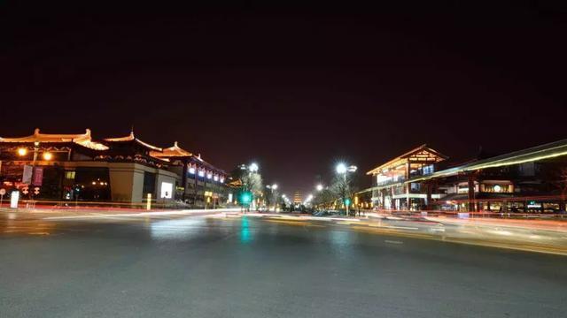 白天不懂夜的黑，“最西安”夜生活正式开启
