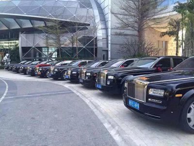 ​暴发户别想买！继曹德旺之后，靳东成为红旗L5又一位车主！