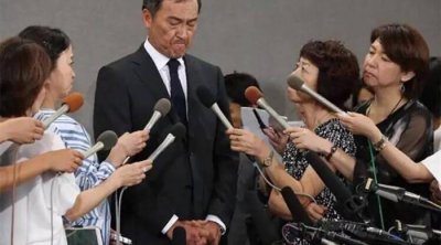 ​趁老婆乳癌出轨陪酒小姐？这个日本影帝渣出新纪录