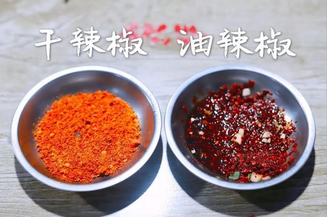 这家路边摊烧烤,竟然把家里盖房子瓦片全拿来烤肉了!!