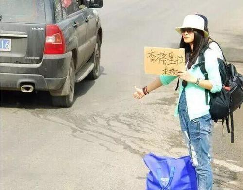 真实经历：自驾川藏线，搭了几回穷游的妹子我就后悔了