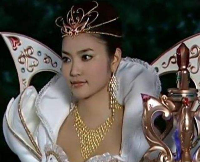 她是魔仙堡里至高无上的魔仙女王，11年后成那样？美到认不出
