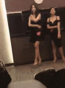 相亲对象请我看电视, 是不是太保守了