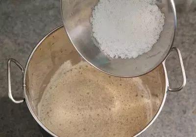 消暑解热就靠它！天然的仙草茶、嫩仙草在家做！