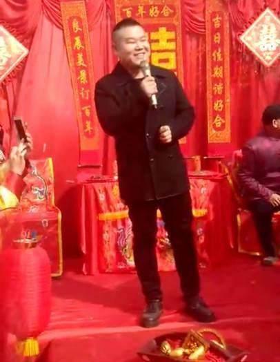 赵又廷陪高圆圆回老家探亲，两人亲密同行十分甜蜜！