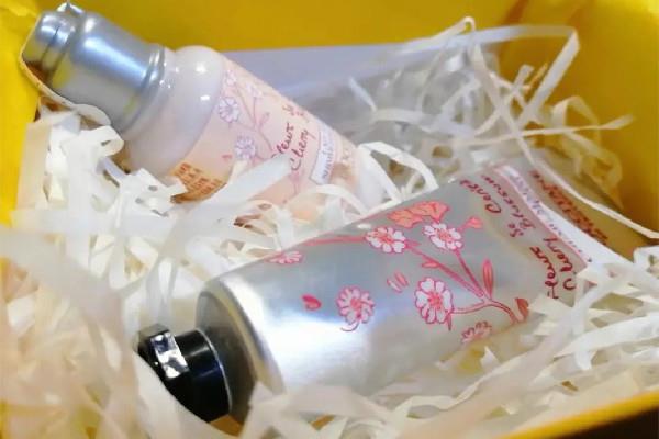 欧舒丹护手霜保质期过了还能用吗 欧舒丹护手霜可以当身体乳用吗