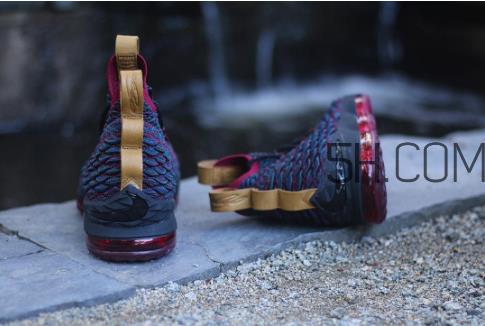 nike lebron 15 cavs骑士队配色发售时间_多少钱？