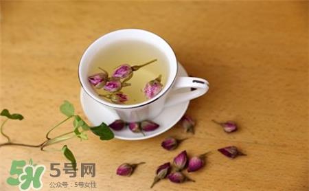 玫瑰花泡水可以敷脸吗?泡过的玫瑰花敷脸好吗?
