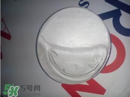 妮维雅蓝罐怎么乳化？妮维雅蓝罐面霜好用吗？