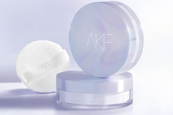 akf散粉紫色和镭射有什么区别 akf散粉会暗沉吗