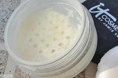 ​itcosmetics隐形毛孔定妆粉好用吗 清爽控油适合夏季