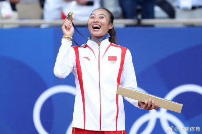​郑钦文赛后表态！“国家荣誉超过个人”