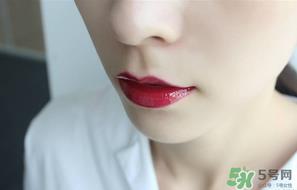 圣罗兰唇釉怎么涂？ysl唇釉怎么涂好看？