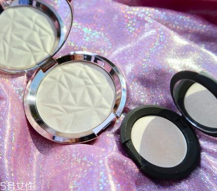 becca高光vanilla quartz和moonstone的对比试色