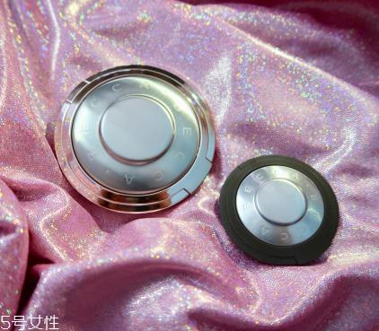 becca高光vanilla quartz和moonstone的对比试色