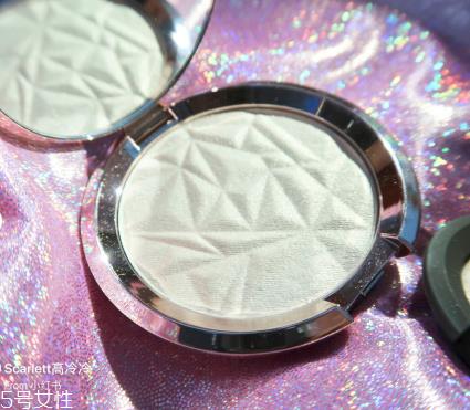 becca高光vanilla quartz和moonstone的对比试色