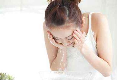 油皮用皂基还是氨基酸？氨基酸和皂基适合人群