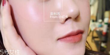 hourglass高光粉饼多少钱 hourglass高光粉饼使用技巧