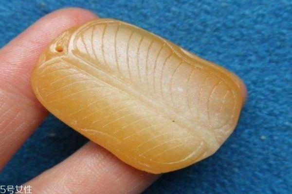 应该怎么挑选中华黄玉呢 中华黄玉的医用价值是什么呢