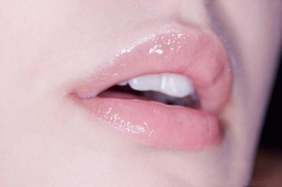 ​嘴唇护理怎么做 唇纹很深怎么办
