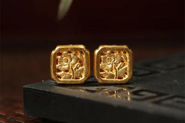 古法黄金手镯是实心的吗 古法黄金手镯工艺费一般是多少钱