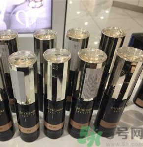 ​肌肤之匙cpb钻光粉底液色号 肌肤之匙cpb钻光粉底液试色图