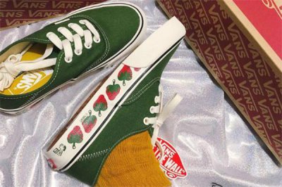 ​vans小草莓真假对比 vans草莓鞋真假鉴定