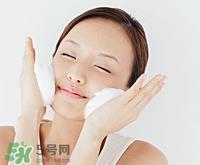 香皂洗完脸很涩怎么办 用香皂洗脸后皮肤干燥