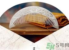 银梳子梳头有什么好处?银梳子的功效