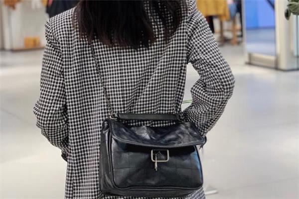 zara流浪包多少钱 zara流浪包正品价格