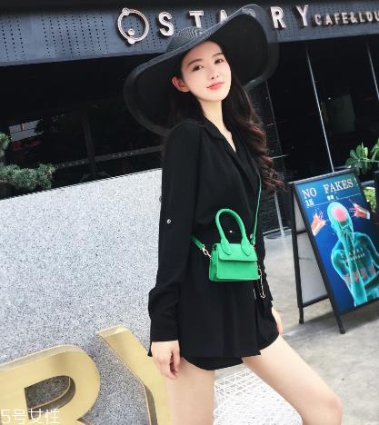 女生夏天背什么包？女生夏季包包搭配图片