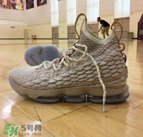 nike lebron 15 ghost实物细节怎么样？