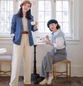 ​中灰色衣服怎么穿不显老且高级