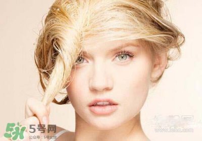 ​染发前可以洗头吗？染发前洗头好还是不洗头好？