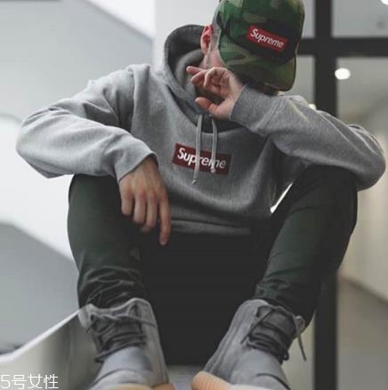 supreme卫衣正品多少钱？全球哄抢的品牌