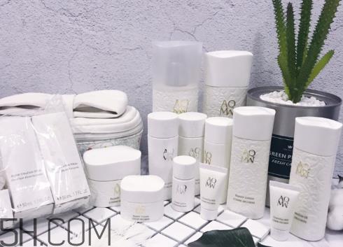 黛珂白檀美白好还是修复好？黛珂白檀水乳后还要用霜吗？