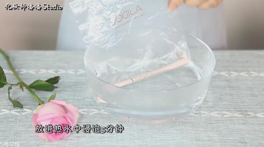 碎眼影怎么修复 眼影摔碎了怎么办