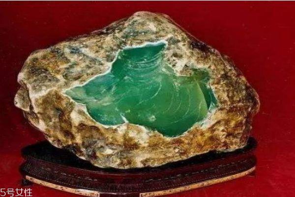 什么是蛇纹石玉呢 蛇纹石玉有什么作用呢