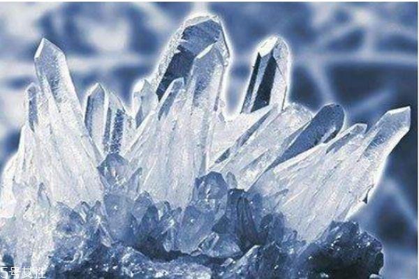 什么是天然水晶呢 天然水晶和人造水晶有什么区别呢