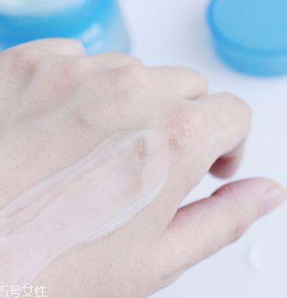 兰芝睡眠面膜有酒精吗 这个不一定